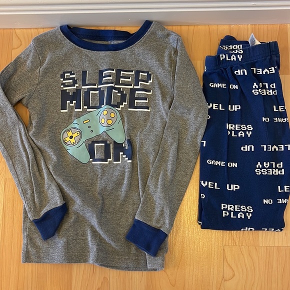 Boys pajama lot - Picture 4 of 5